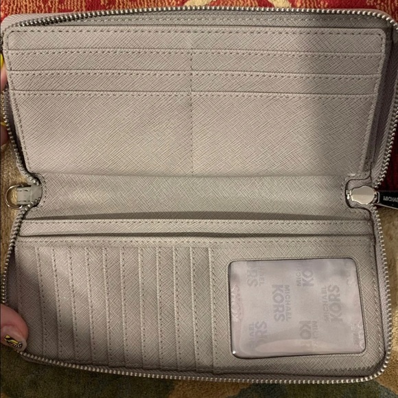 MK wallet. Grey - Picture 2 of 4